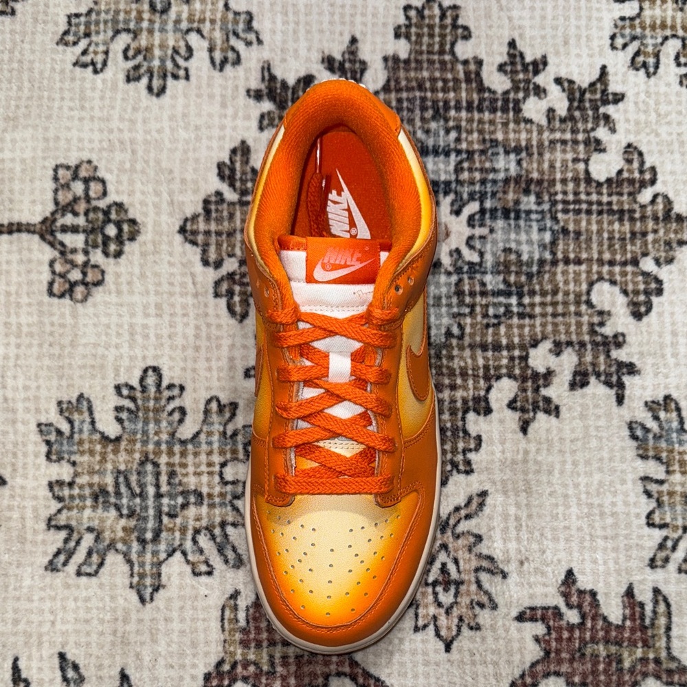 Nike Dunks ‘Magma’ - Picture 2 of 3